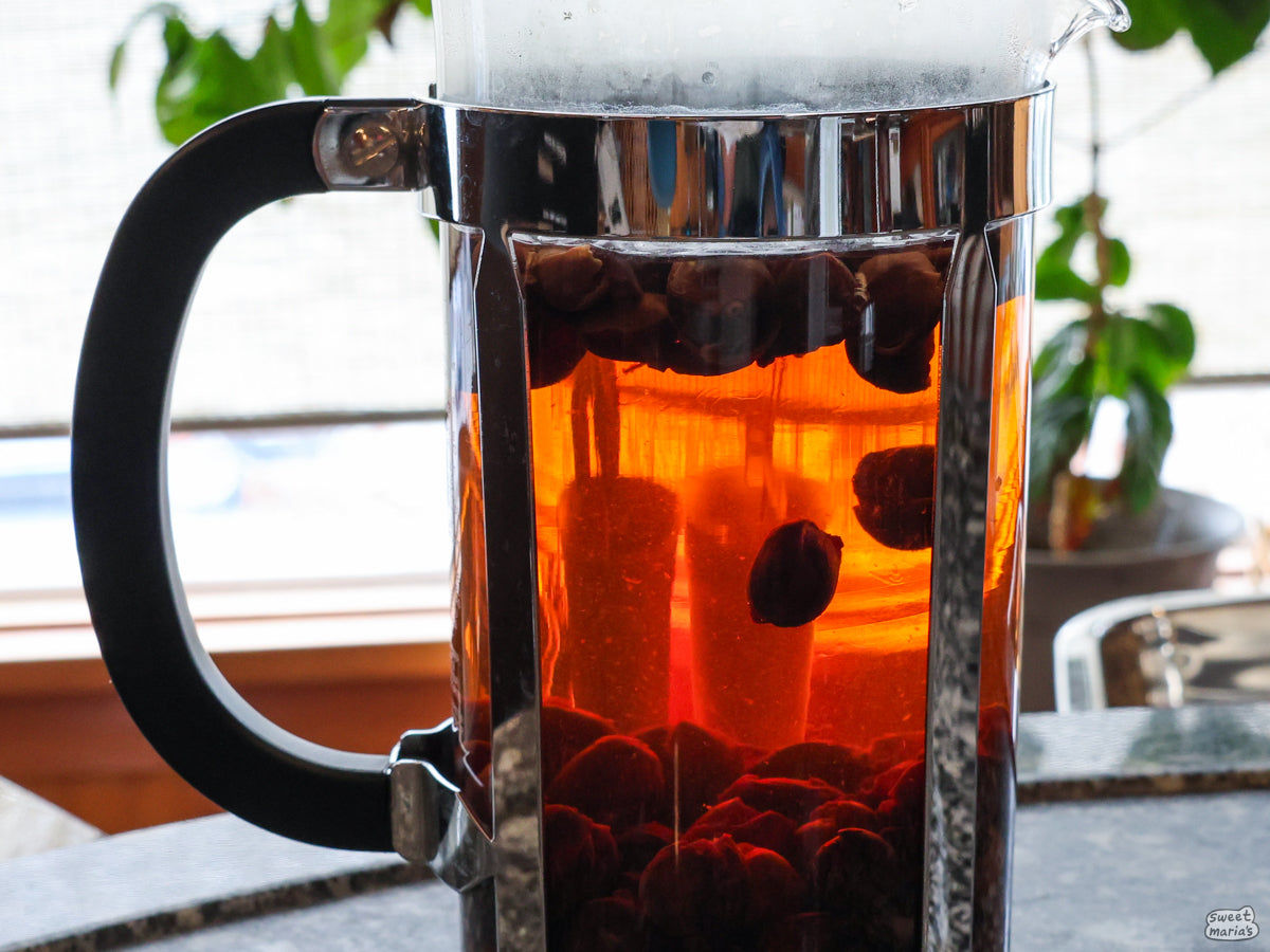 This cascara is dehydrated to food grade standards, part of a joint effort between the folks at Helsar micro mill in Costa Rica and the research team at the University of Costa Rica.